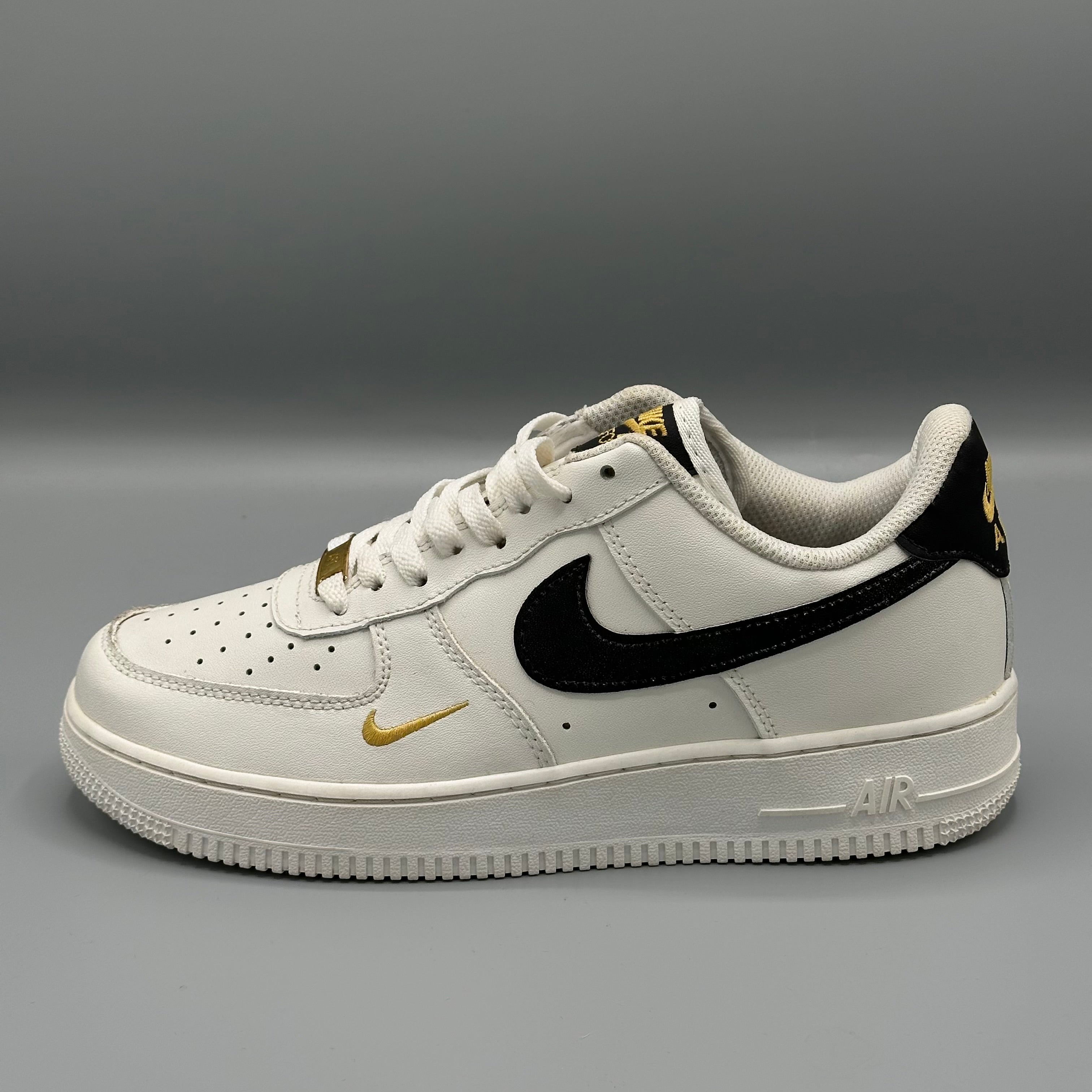 NIKE AIR FORCE 1 '07 ESSENTIAL