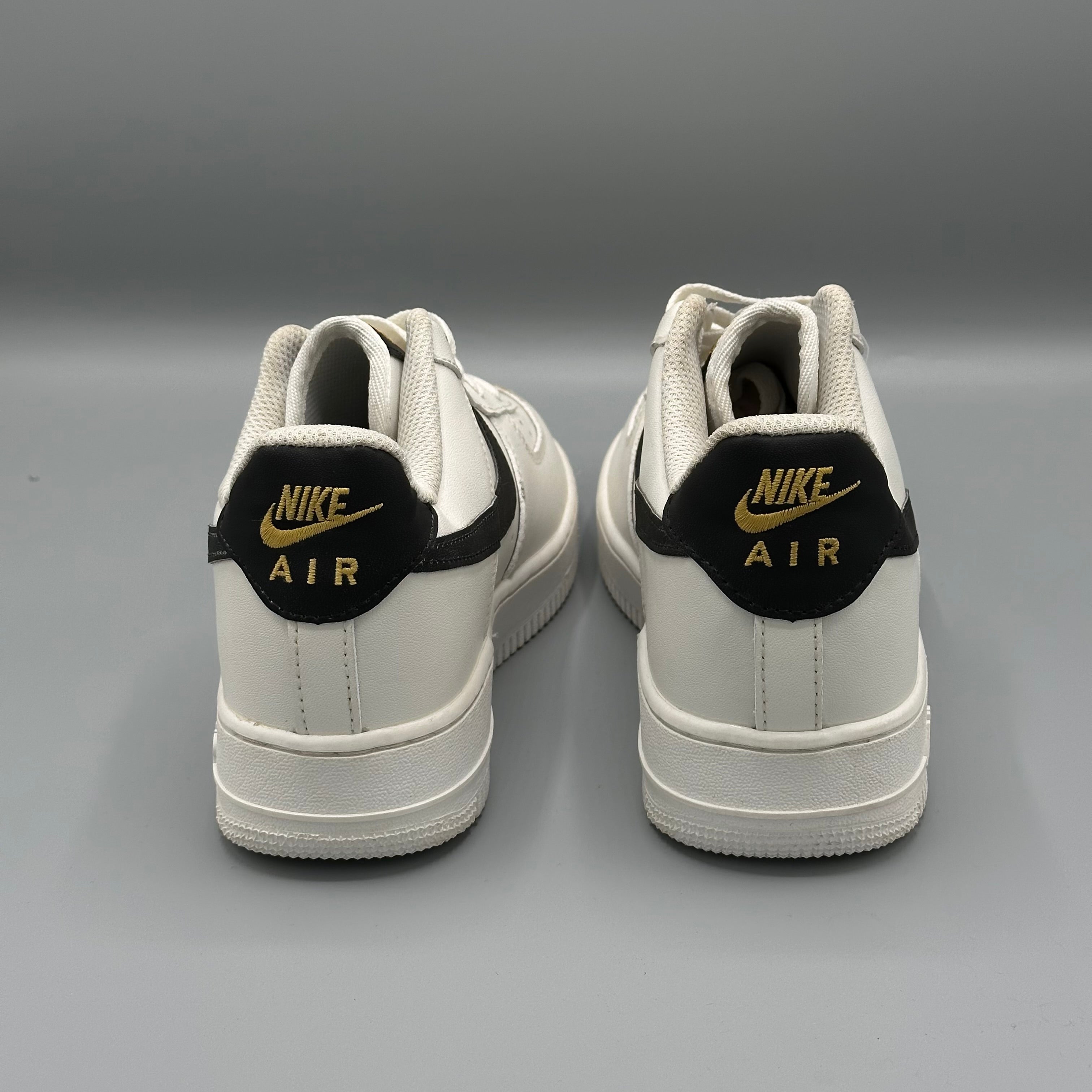 NIKE AIR FORCE 1 '07 ESSENTIAL