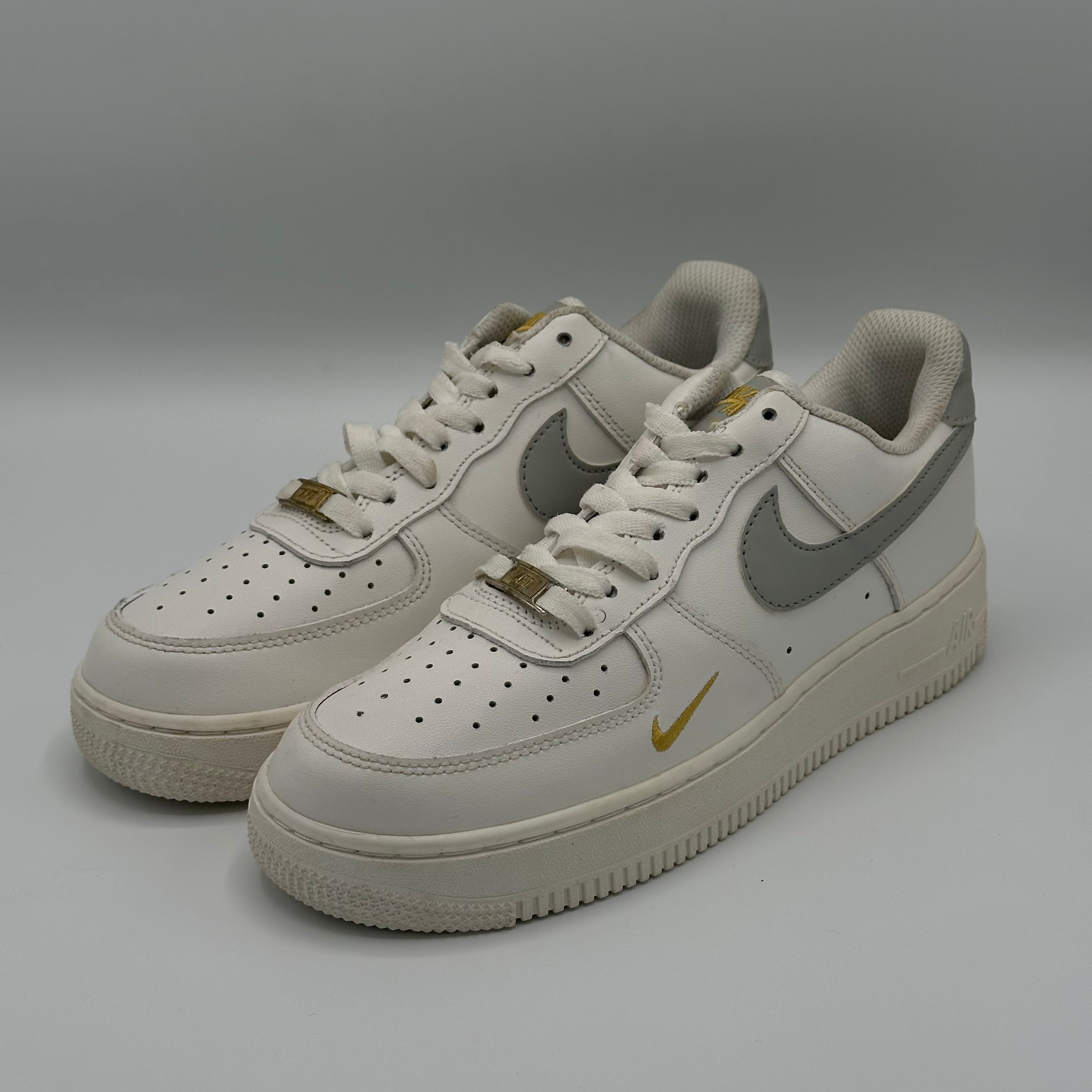 NIKE AIR FORCE 1 '07